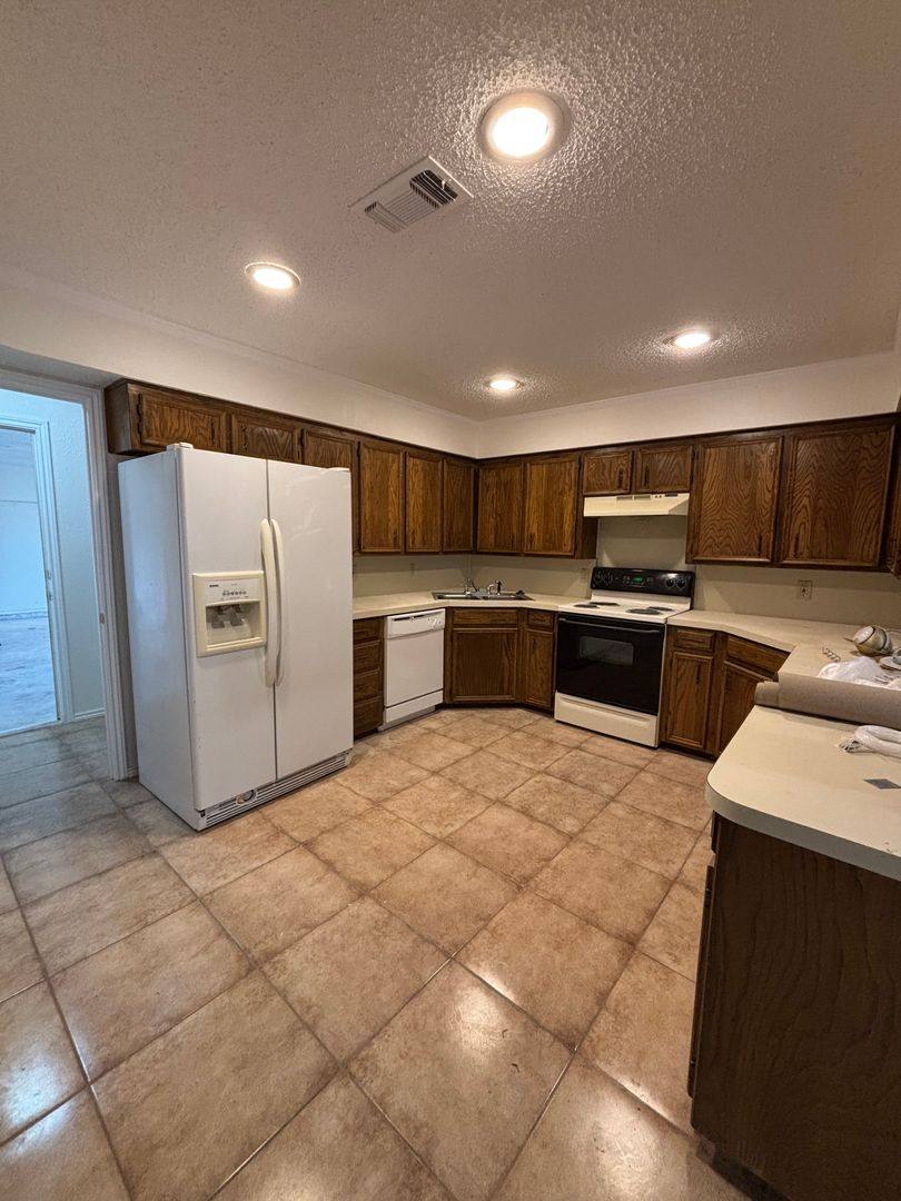 Apartment for rent at 6008 10 Shelton St, Fort Worth, TX 76112