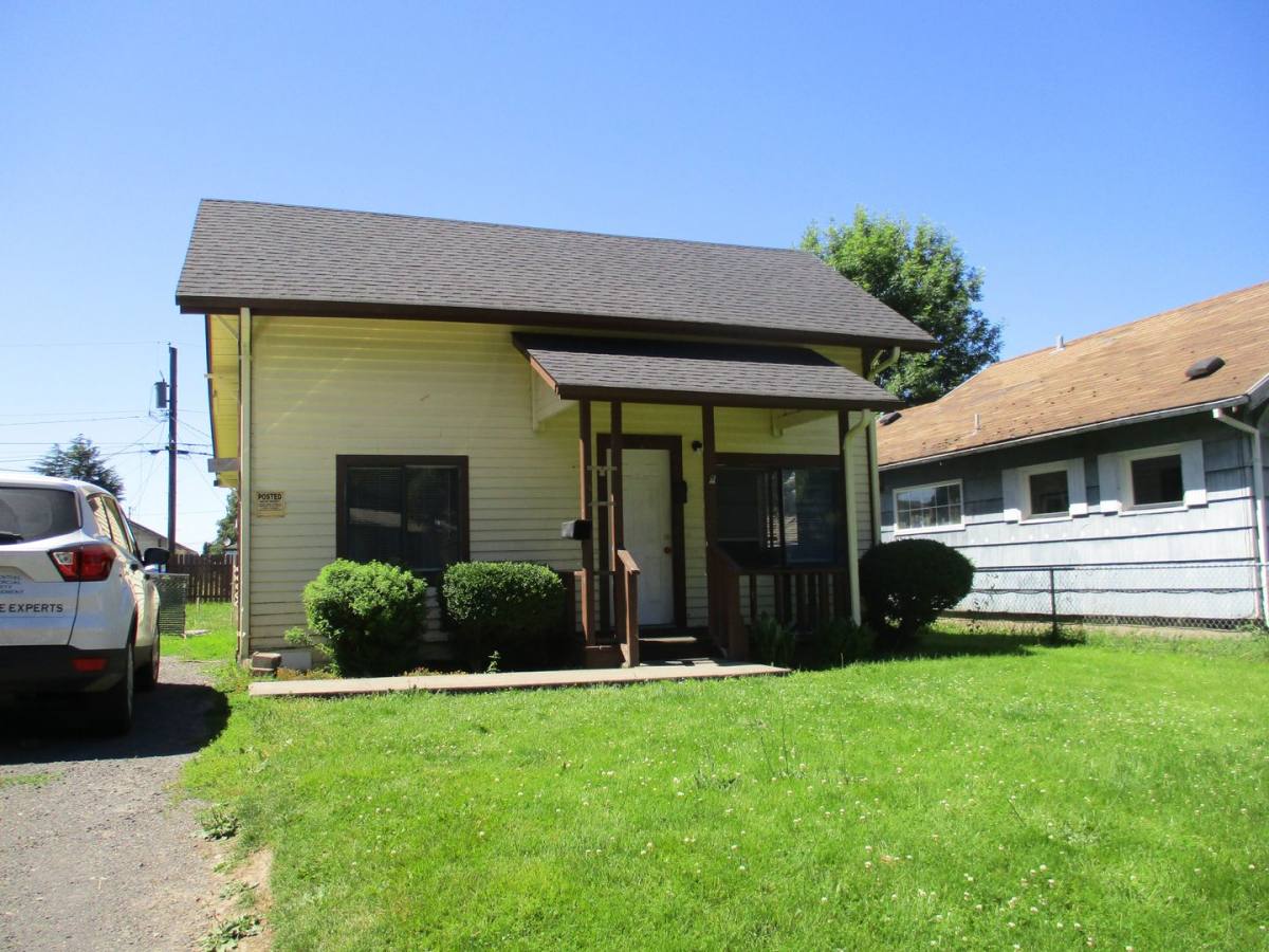 House for rent at 321 21st Ave -Single - Family, Longview, WA 98632