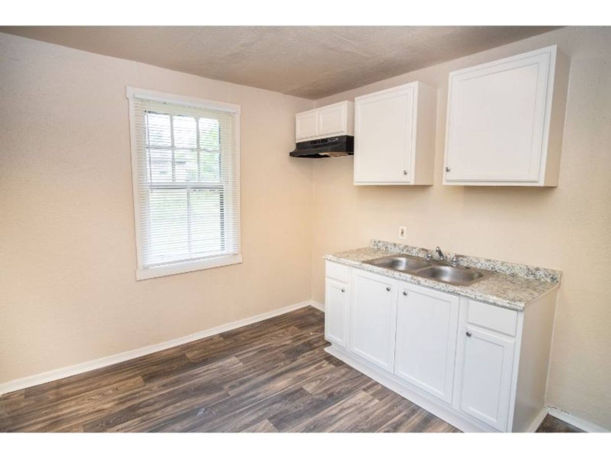 House for rent at 512 Bee St, San Antonio, TX 78208