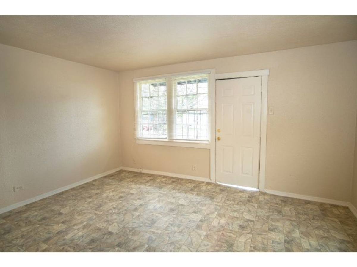 House for rent at 512 Bee St, San Antonio, TX 78208