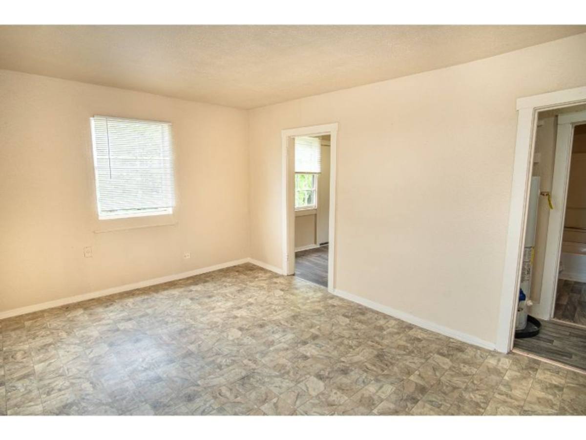 House for rent at 512 Bee St, San Antonio, TX 78208