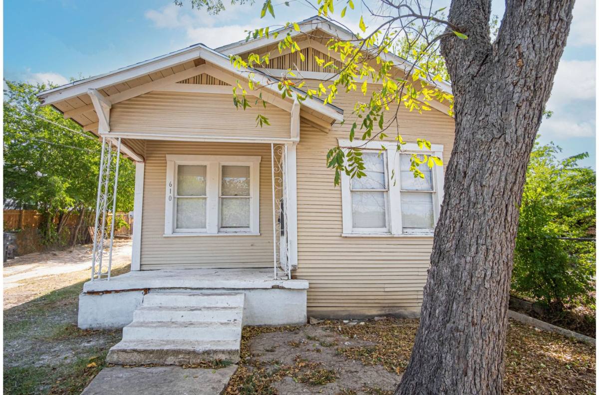 House for rent at 610 Belmont, San Antonio, TX 78202