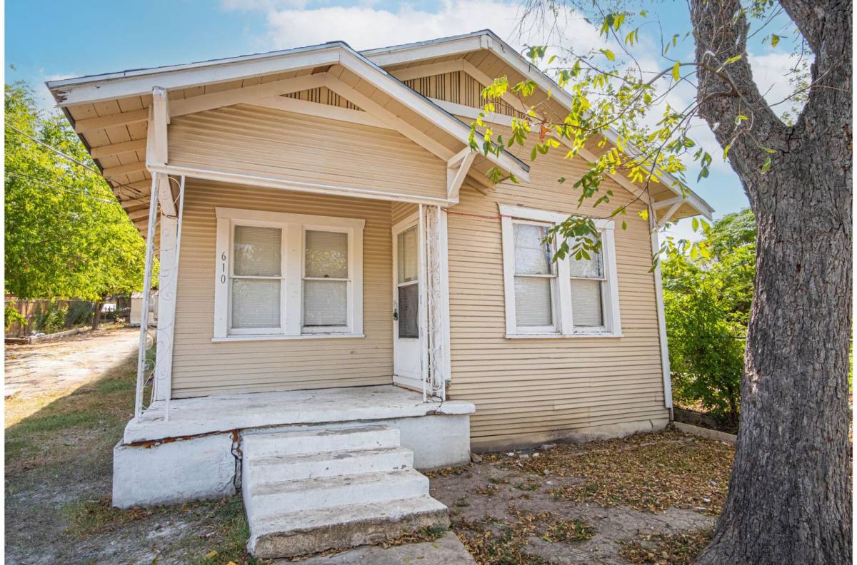 House for rent at 610 Belmont, San Antonio, TX 78202