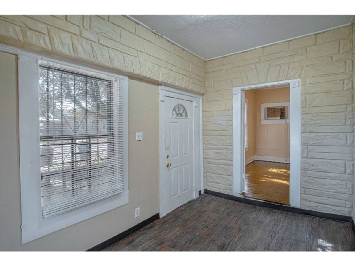 House for rent at 639 Canton, San Antonio, TX 78202