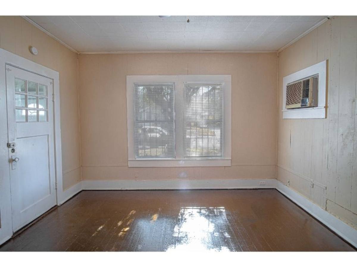 House for rent at 639 Canton, San Antonio, TX 78202