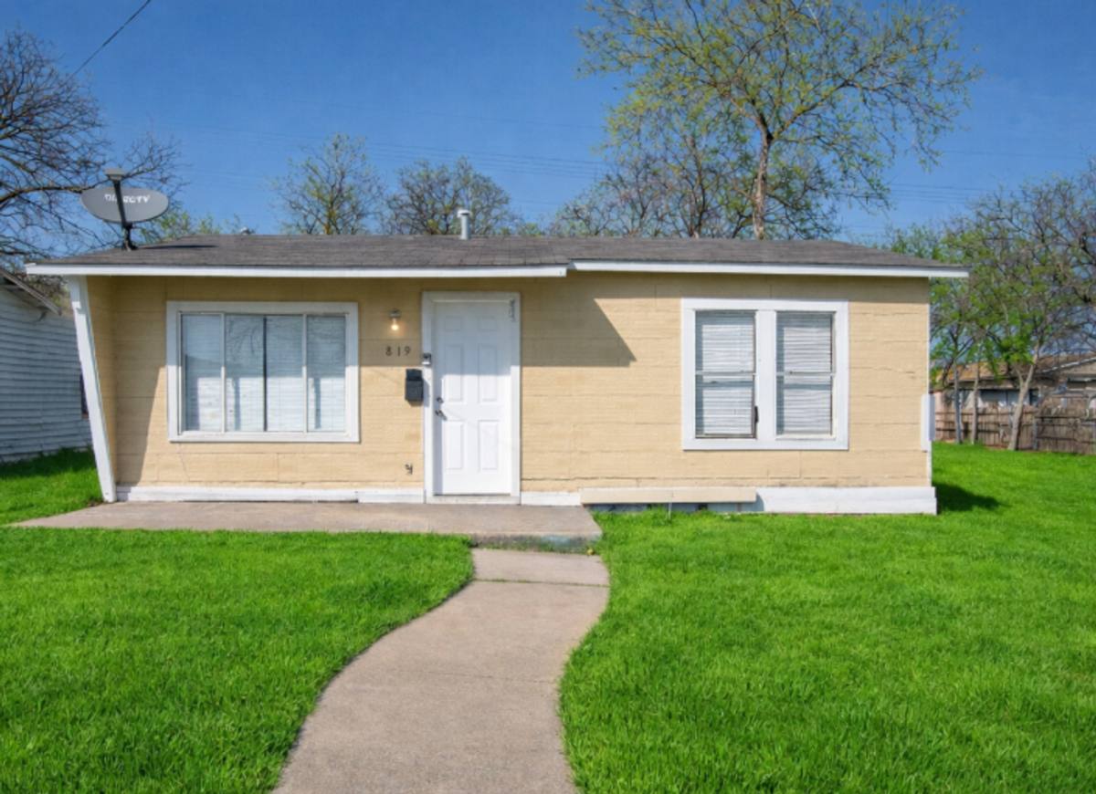 House for rent at 819 Larry, San Antonio, TX 78202