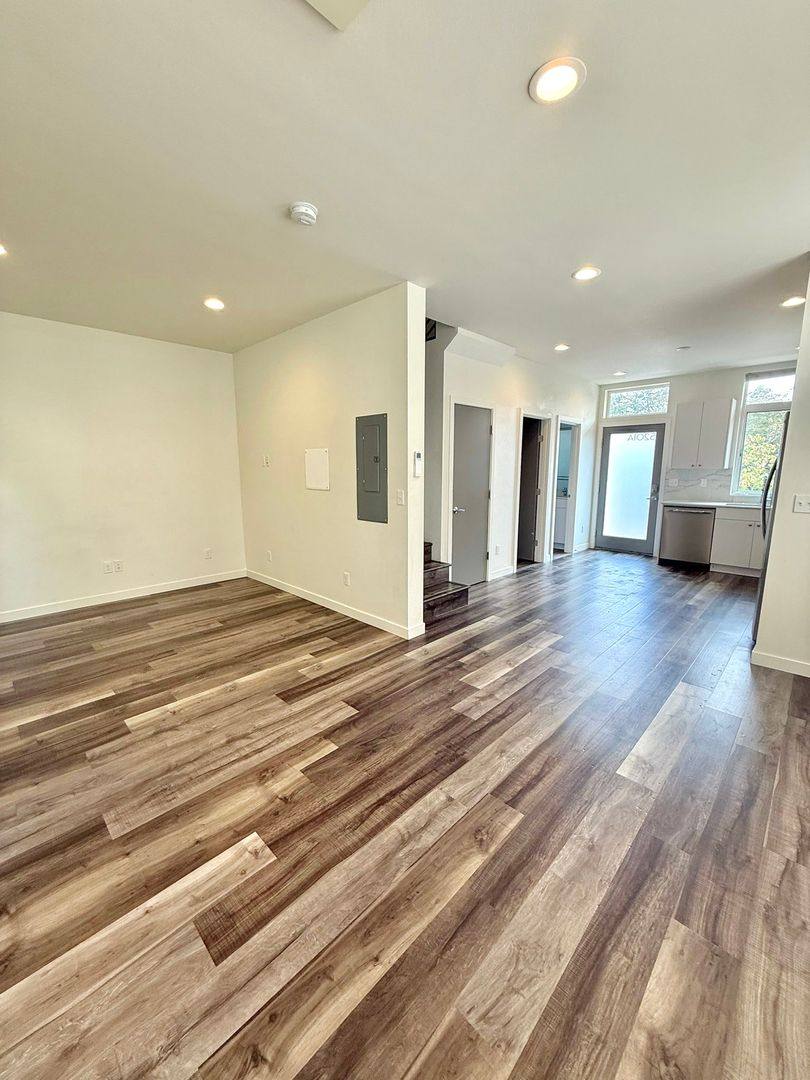 House for rent at 5203 A Ravenna Ave NE, Seattle, WA 98105