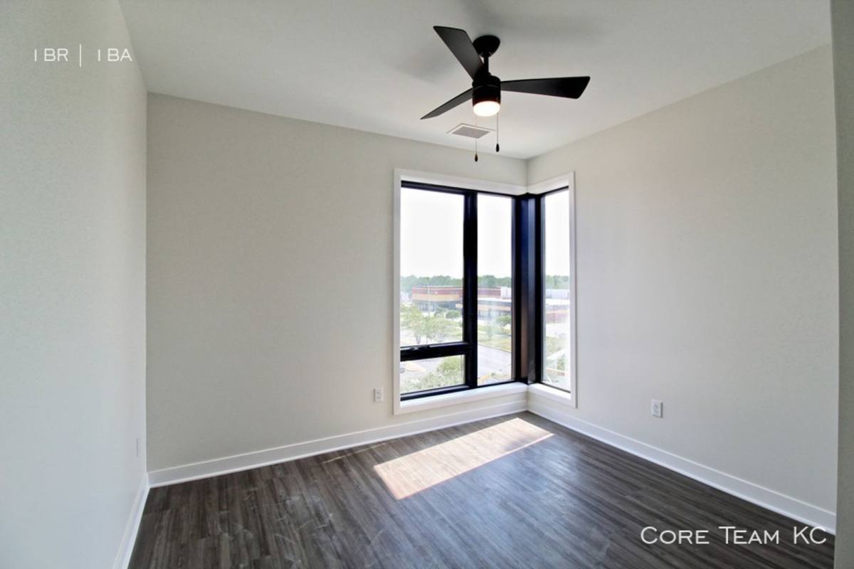 Apartment for rent at 222 W 75th St, Kansas City, MO 64114