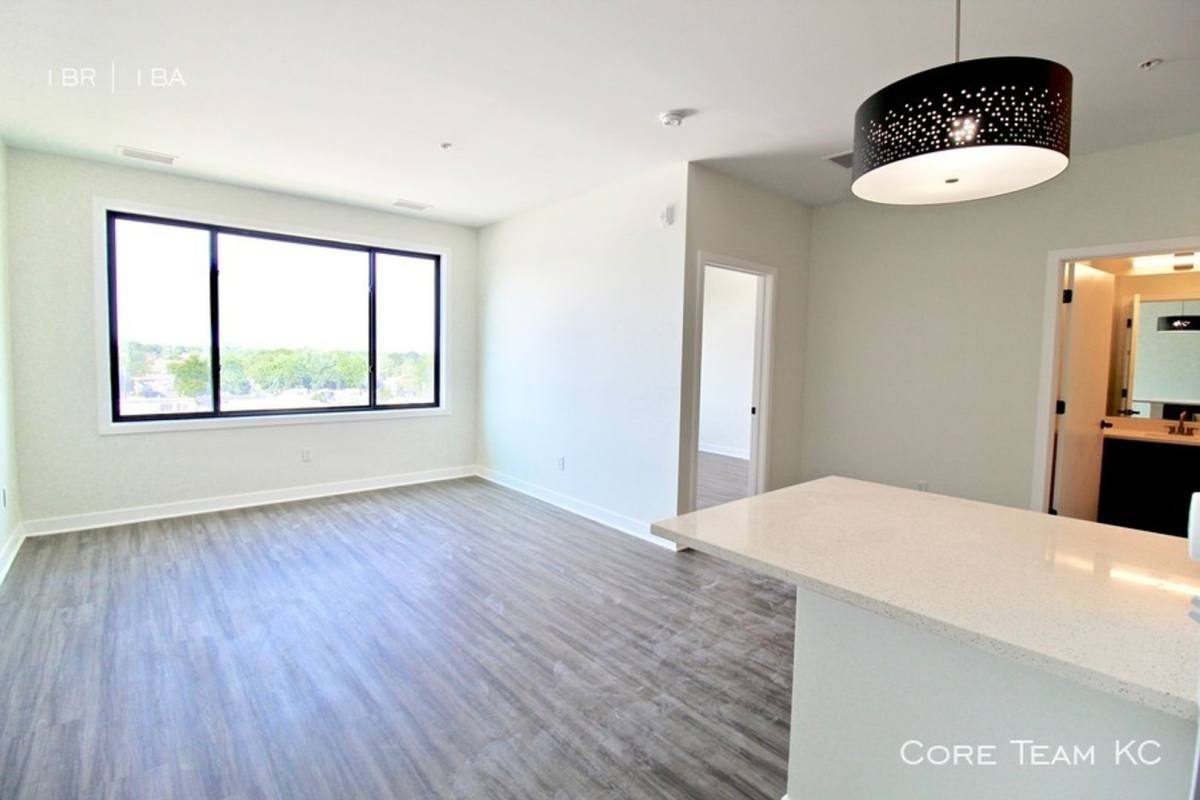 Apartment for rent at 222 W 75th St, Kansas City, MO 64114