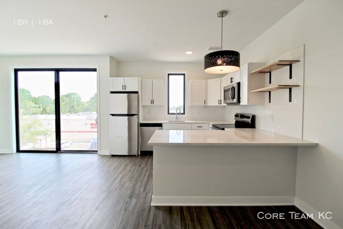 Apartment for rent at 222 W 75th St, Kansas City, MO 64114