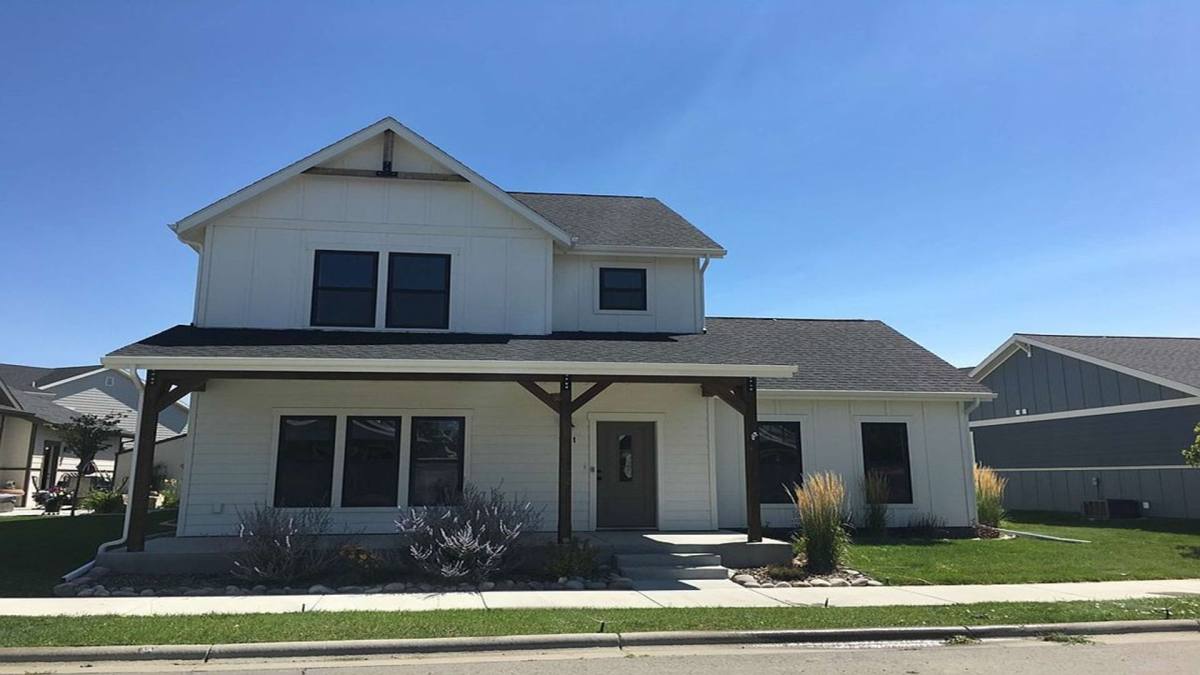 House for rent at 1711 Lone Pine Dr, Billings, MT 59101