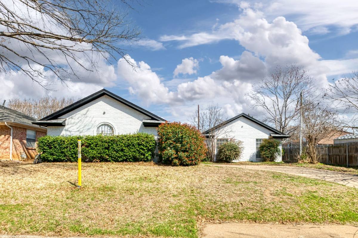 House for rent at 5603 Fireside Dr, Arlington, TX 76016
