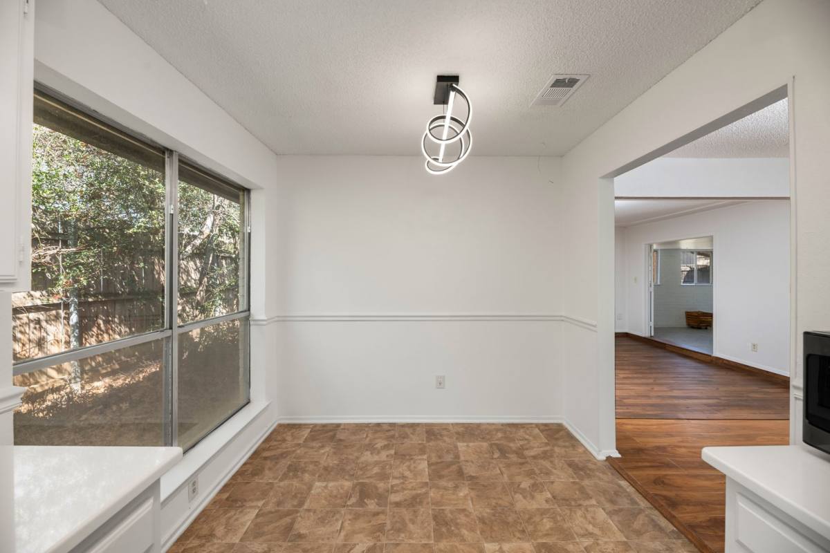 House for rent at 5603 Fireside Dr, Arlington, TX 76016