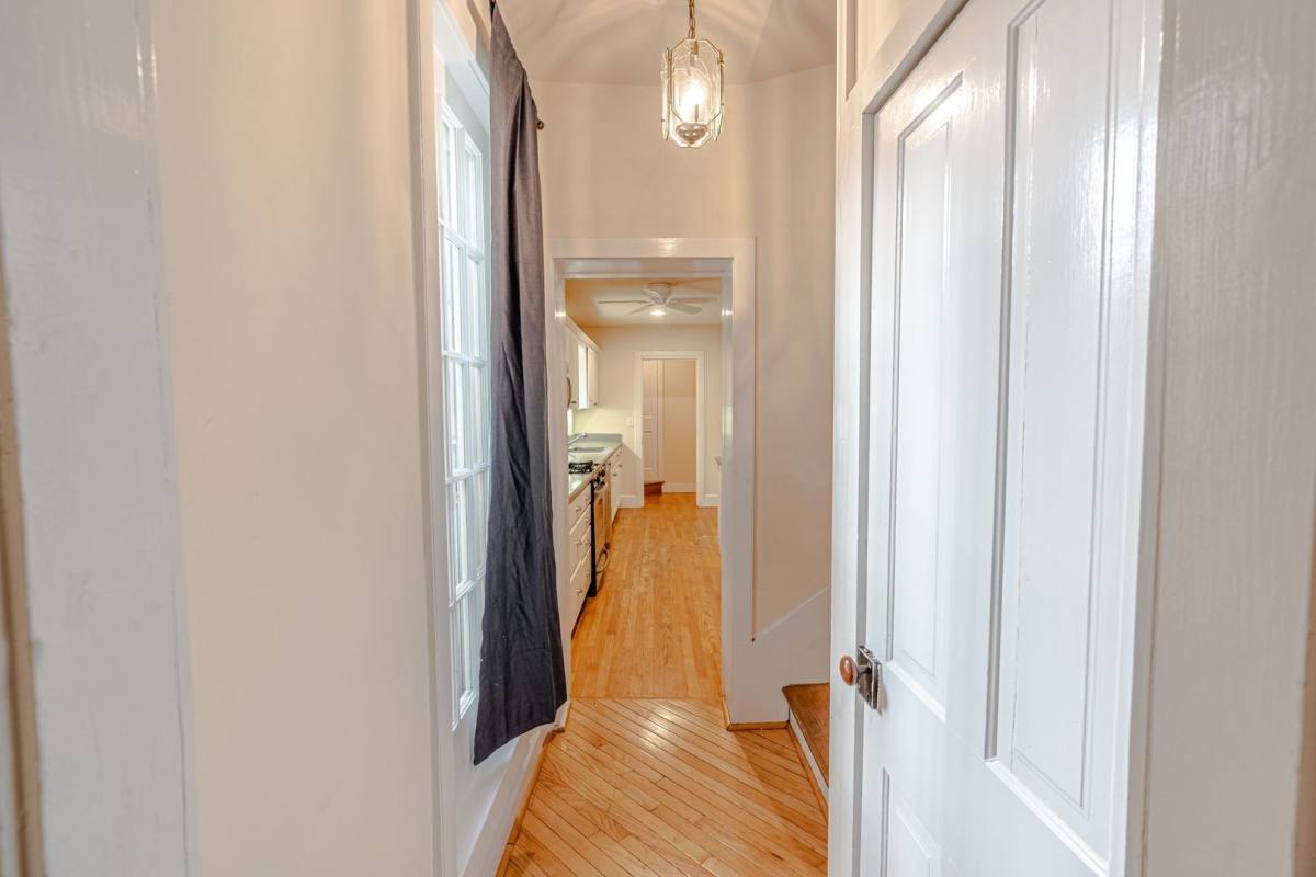 Townhouse for rent at 833 S Bond St, Baltimore, MD 21231