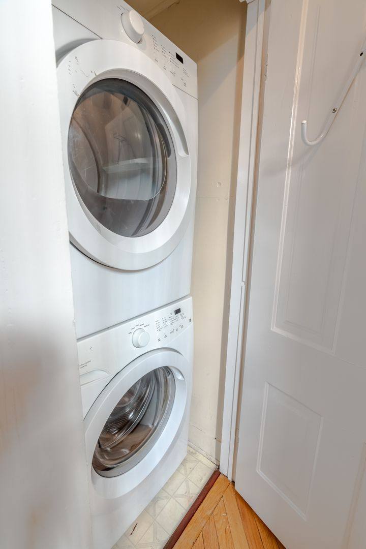 Townhouse for rent at 833 S Bond St, Baltimore, MD 21231