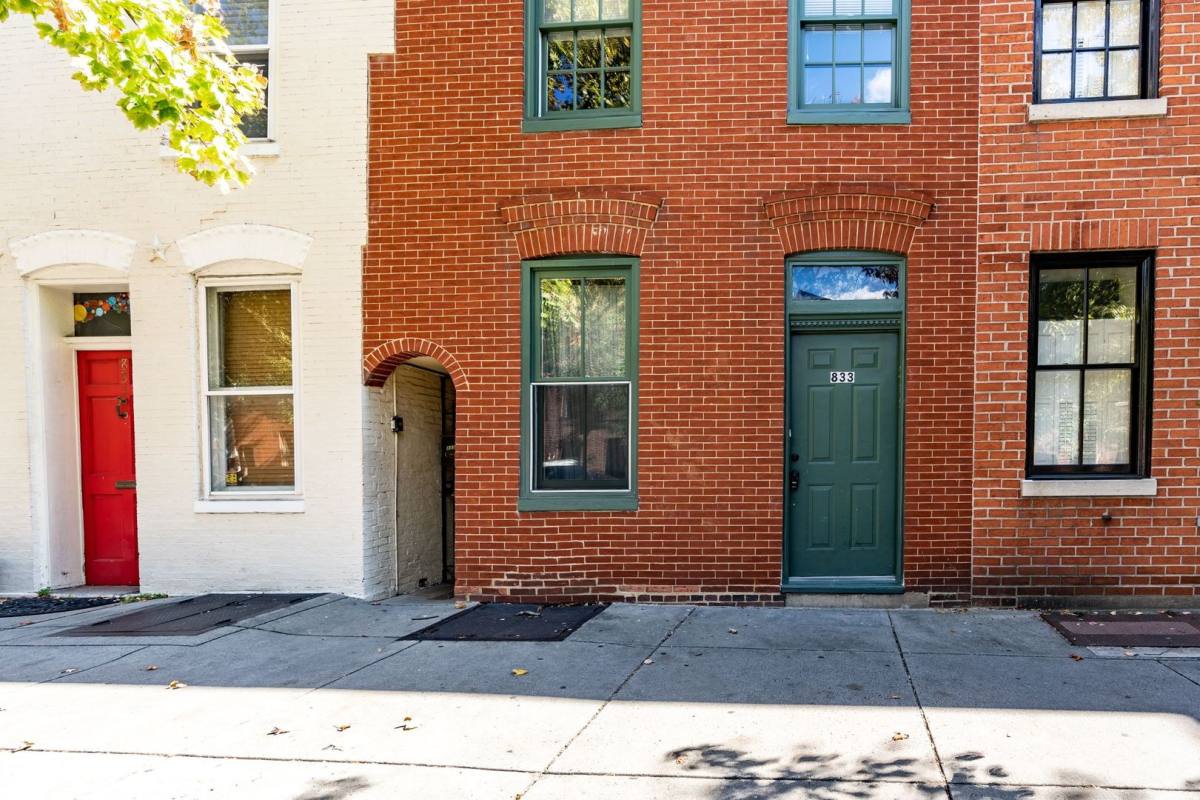 Townhouse for rent at 833 S Bond St, Baltimore, MD 21231