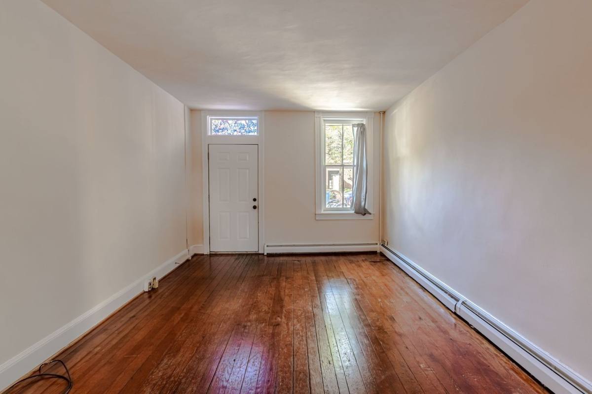 Townhouse for rent at 833 S Bond St, Baltimore, MD 21231