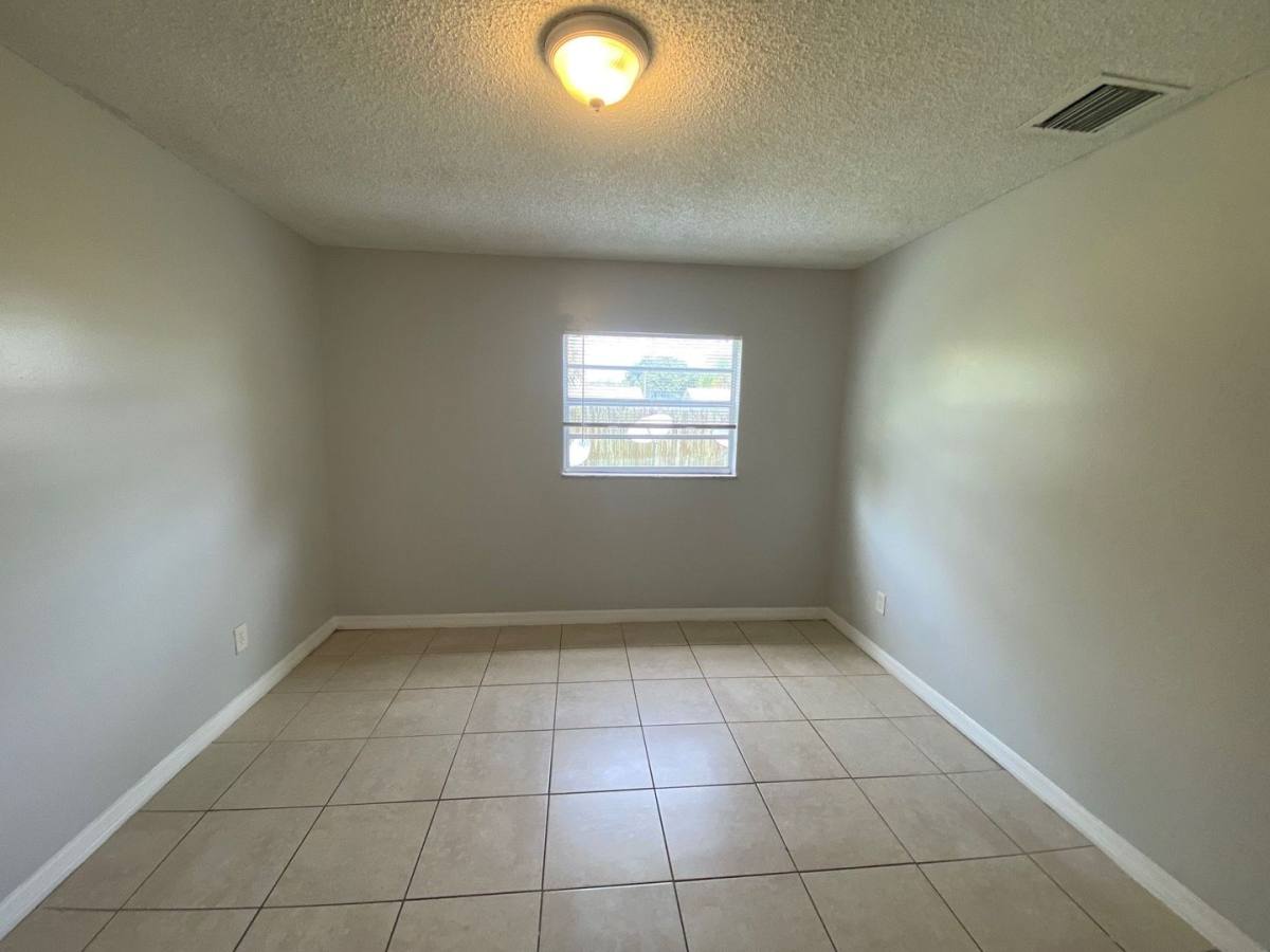 Apartment for rent at 3208 Louisiana Ave, Fort Pierce, FL 34947