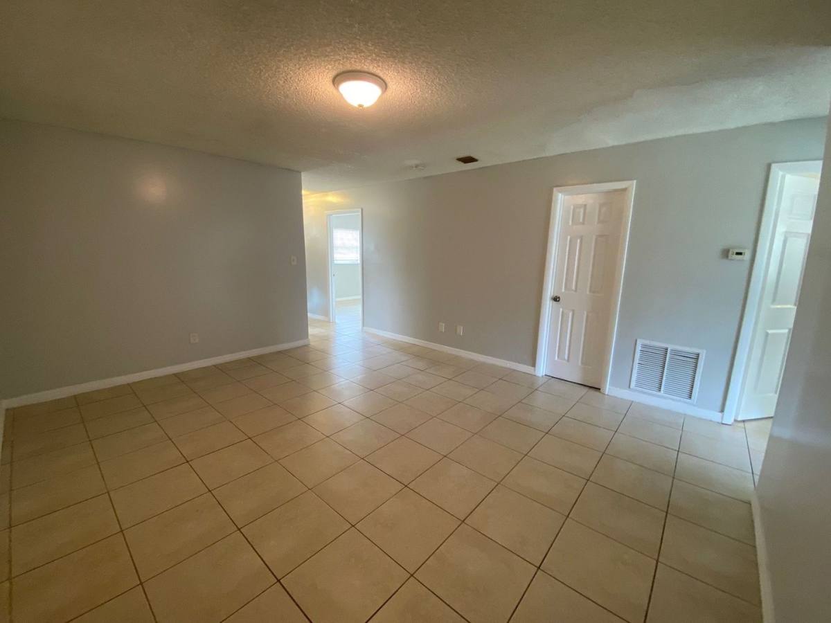 Apartment for rent at 3208 Louisiana Ave, Fort Pierce, FL 34947