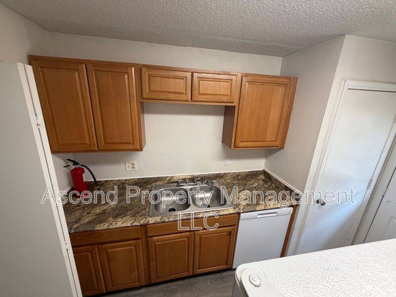 Apartment for rent at 2410 Lyndon Ave #8, Chattanooga, TN 37415