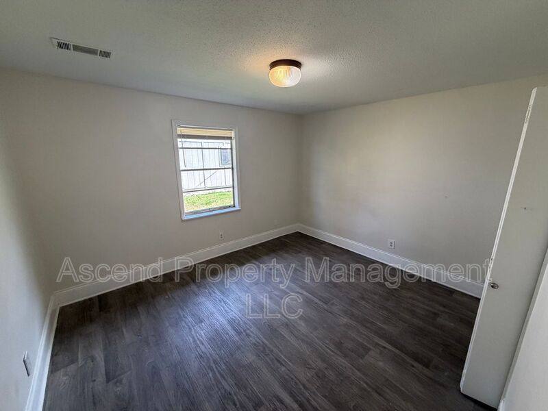Apartment for rent at 2410 Lyndon Ave #8, Chattanooga, TN 37415