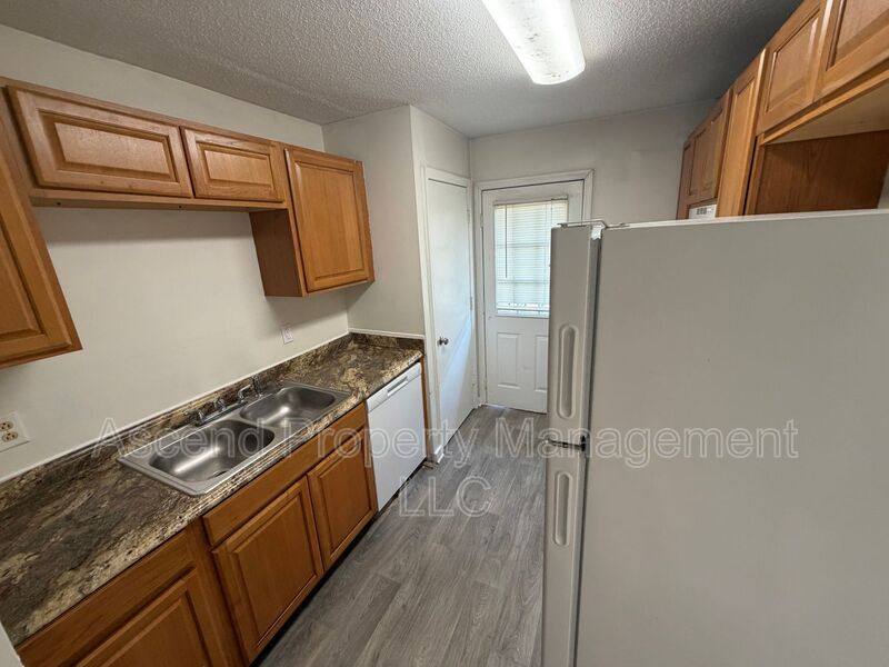 Apartment for rent at 2410 Lyndon Ave #8, Chattanooga, TN 37415
