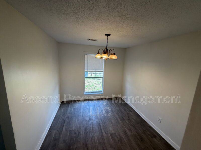 Apartment for rent at 2410 Lyndon Ave #8, Chattanooga, TN 37415