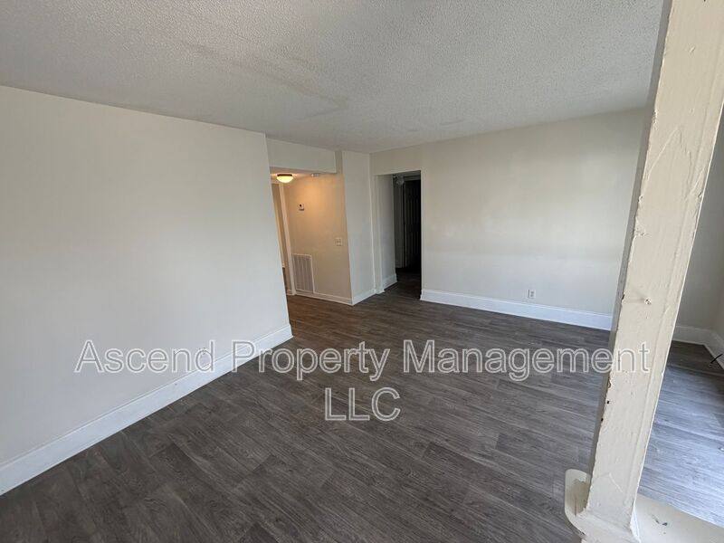 Apartment for rent at 2410 Lyndon Ave #8, Chattanooga, TN 37415