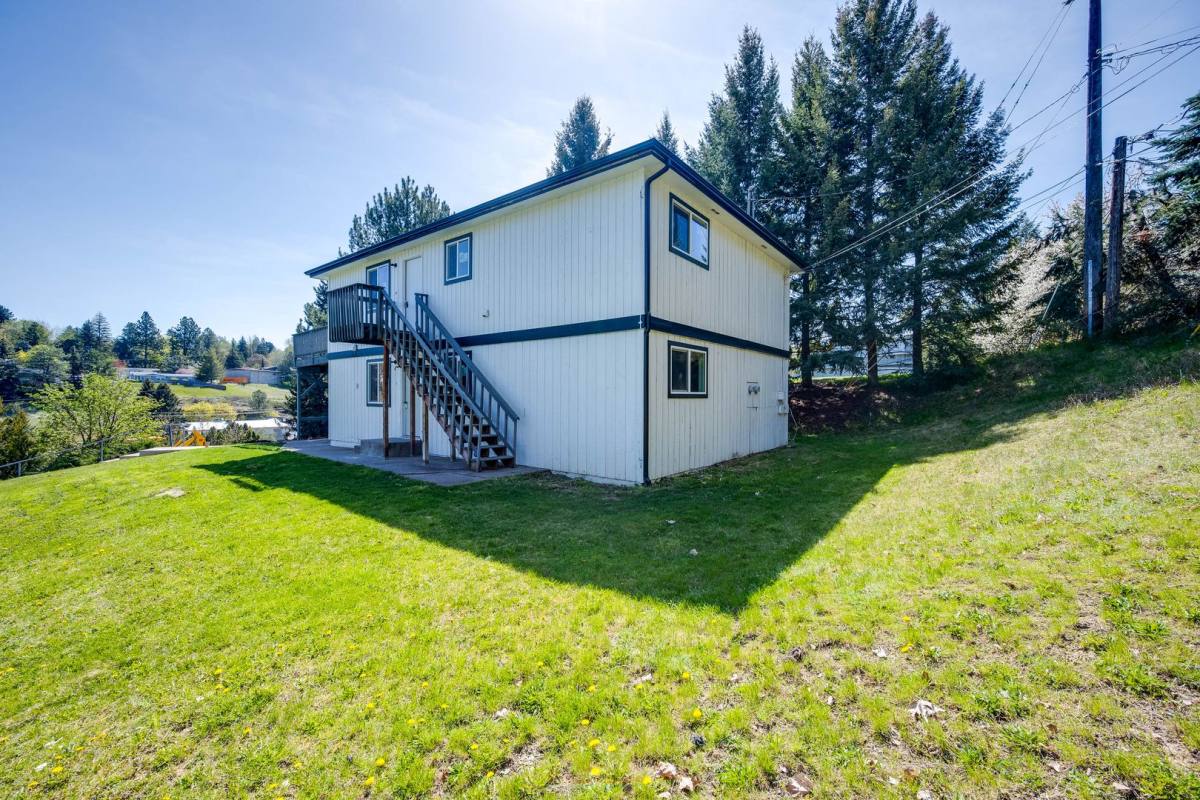 Apartment for rent at 815 SW State St, Pullman, WA 99163