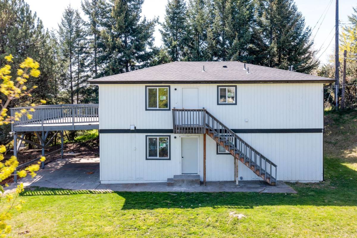 Apartment for rent at 815 SW State St, Pullman, WA 99163