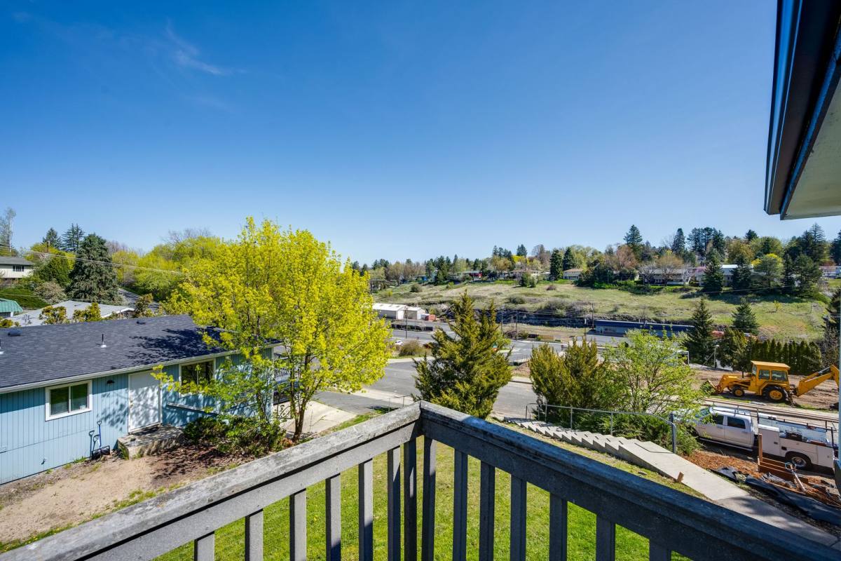 Apartment for rent at 815 SW State St, Pullman, WA 99163