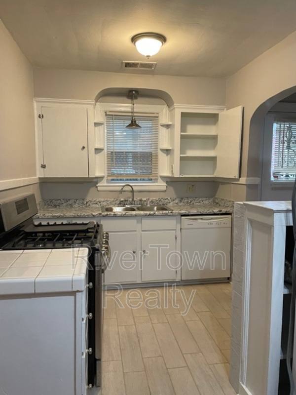 House for rent at 3334 Southern Ave, Memphis, TN 38111