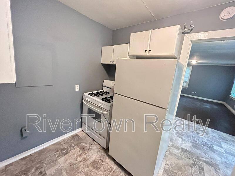 House for rent at 2718 Windsor Parkway, Memphis, TN 38127