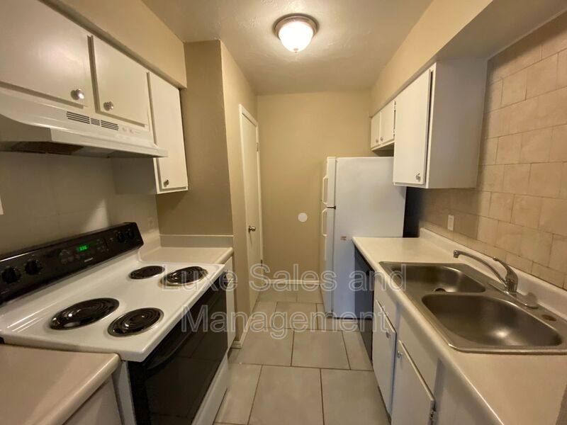 Condo for rent at 6026 NW Expressway #C, Oklahoma City, OK 73132