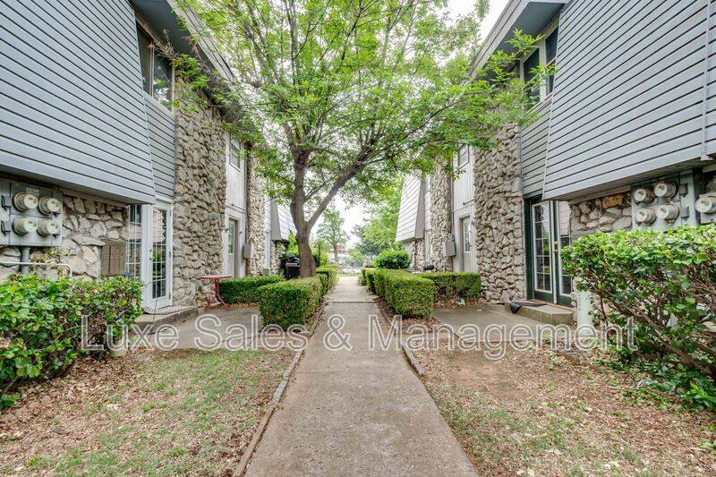 Condo for rent at 6026 NW Expressway #C, Oklahoma City, OK 73132