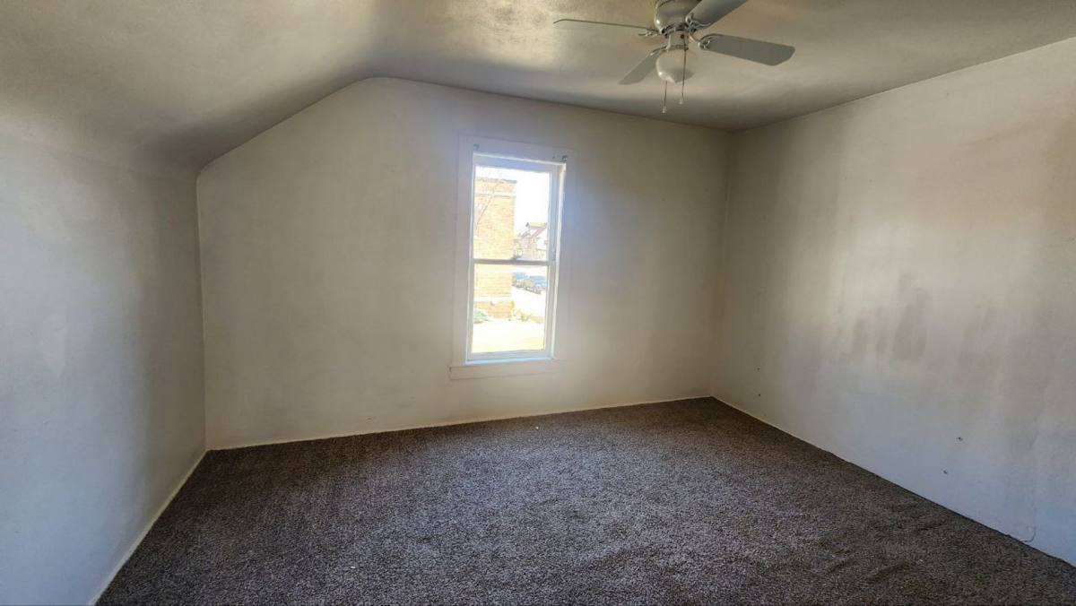 House for rent at 1028 W 5th St, Lorain, OH 44052