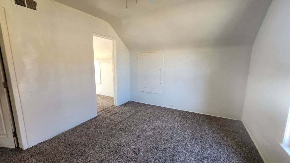 House for rent at 1028 W 5th St, Lorain, OH 44052