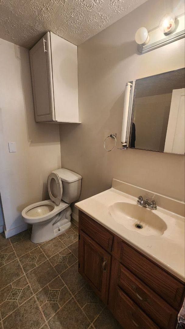 House for rent at 1028 W 5th St, Lorain, OH 44052