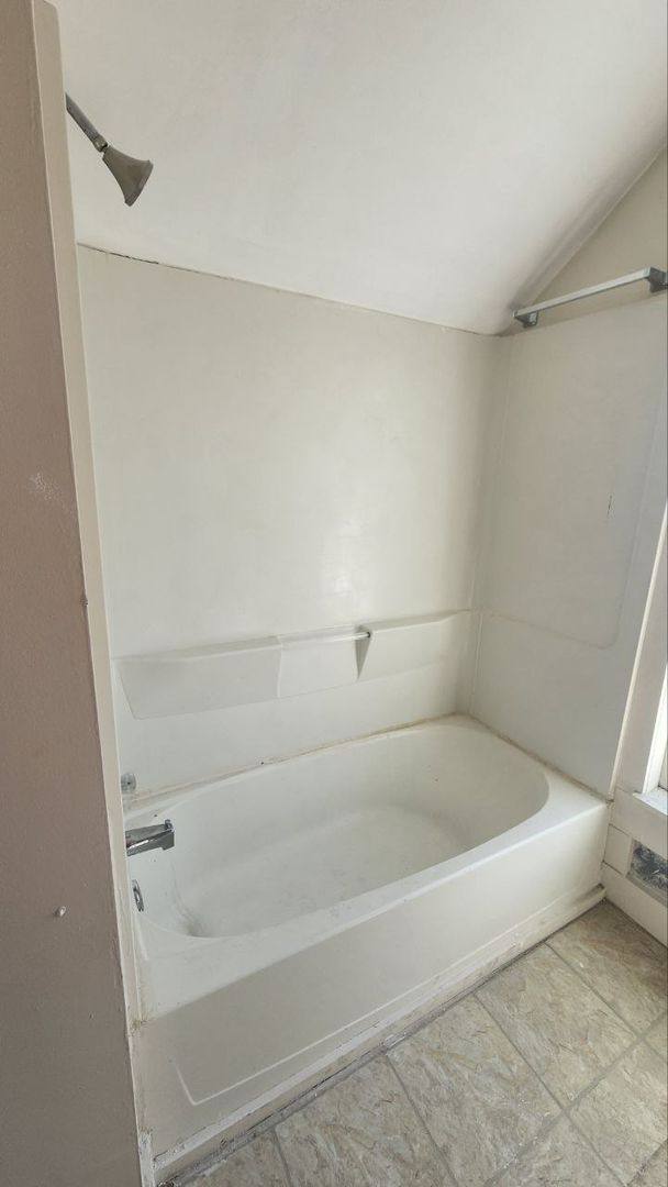 House for rent at 1028 W 5th St, Lorain, OH 44052