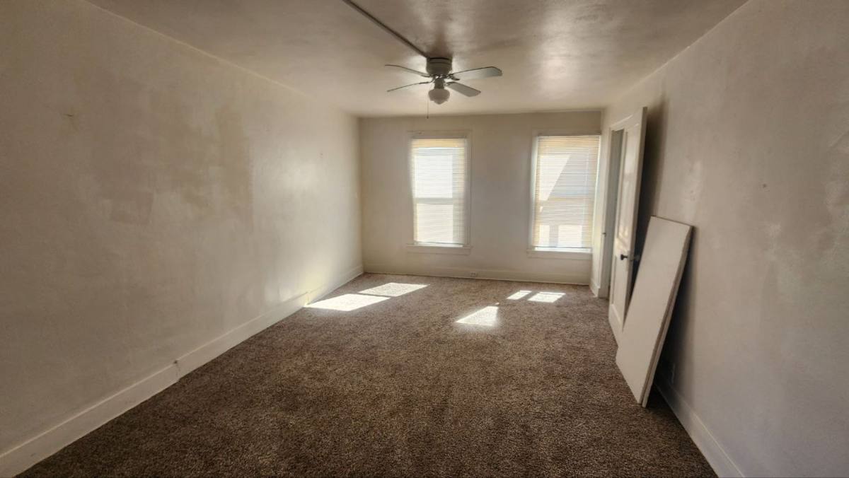 House for rent at 1028 W 5th St, Lorain, OH 44052