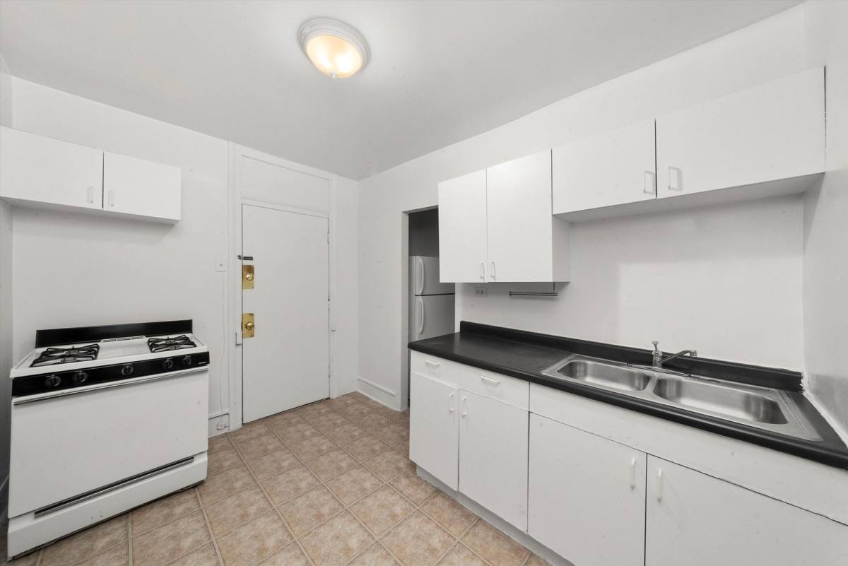 Apartment for rent at 2330-38 N Spaulding, Chicago, IL 60647