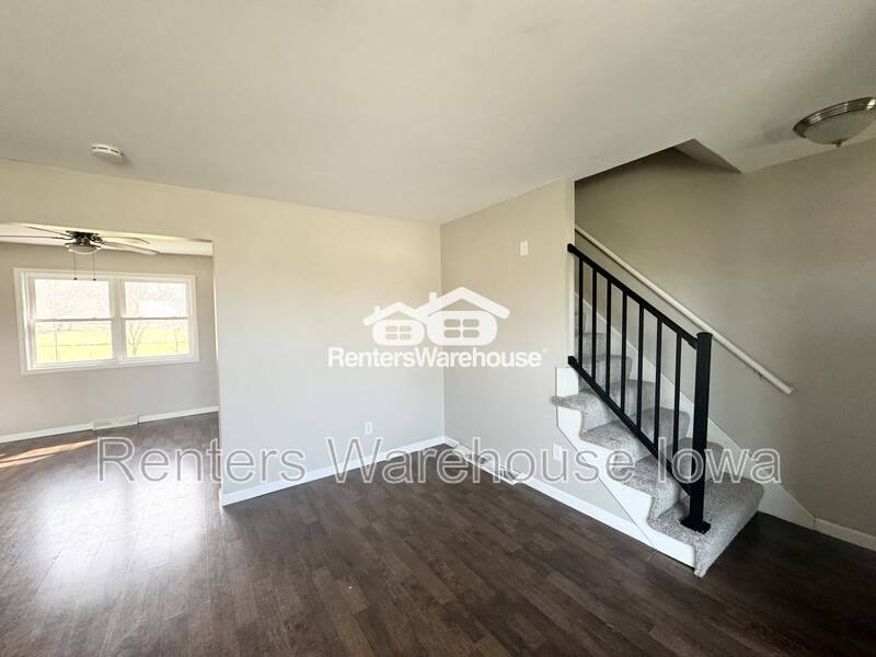 Townhouse for rent at 4924 Madison Ave, Des Moines, IA 50310