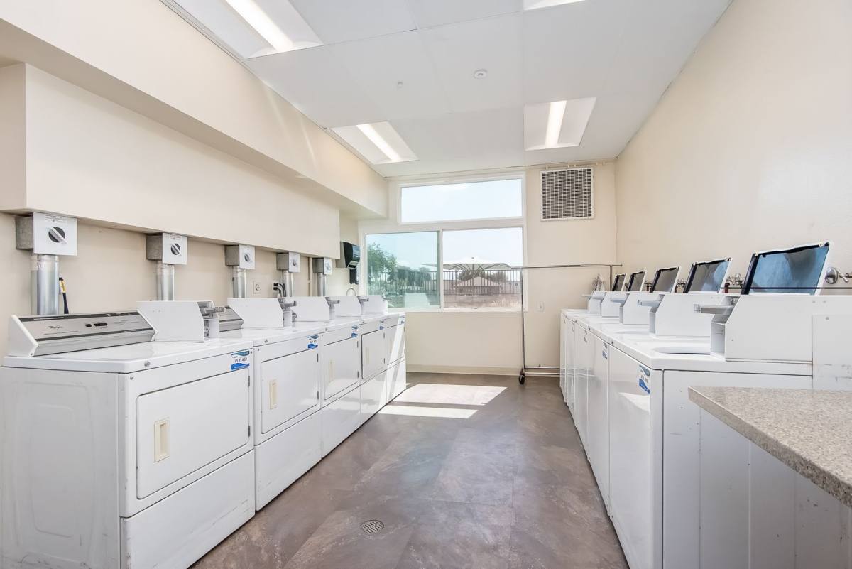 Apartment for rent at 9550 Oak St, Bellflower, CA 90706