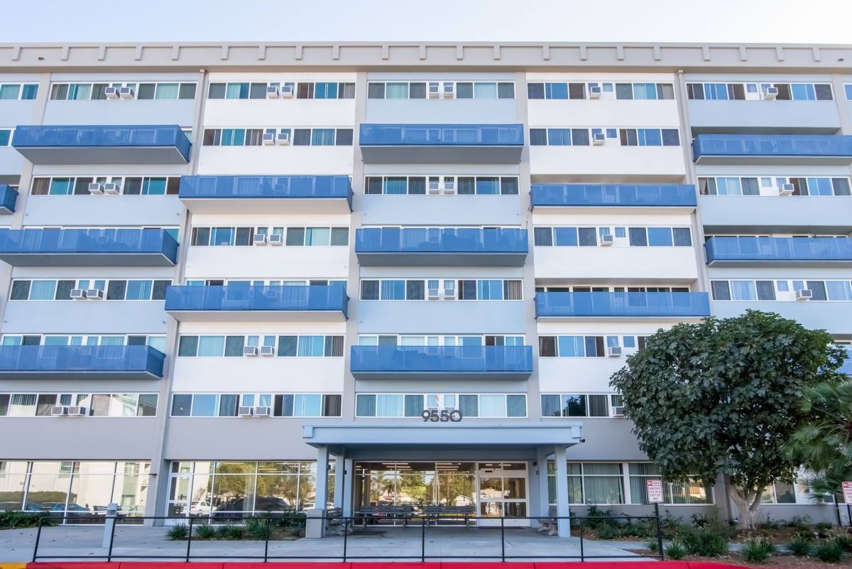 Apartment for rent at 9550 Oak St, Bellflower, CA 90706