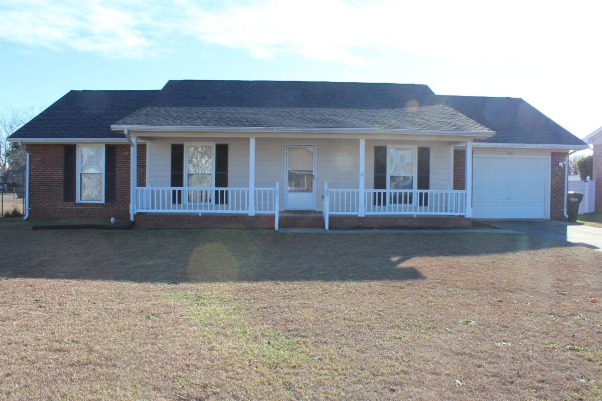 House for rent at 7805 Gallant Ridge Dr, Fayetteville, NC 28314