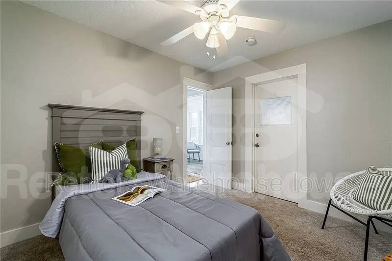 House for rent at 737 28th St, Des Moines, IA 50312