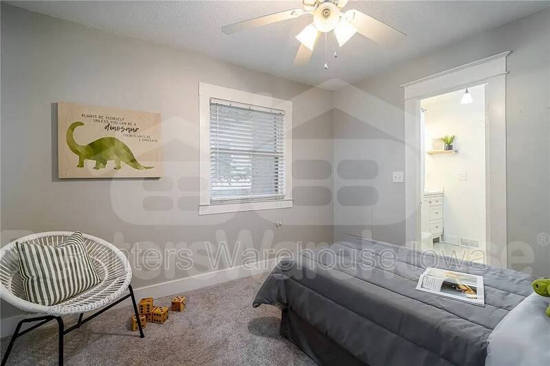 House for rent at 737 28th St, Des Moines, IA 50312