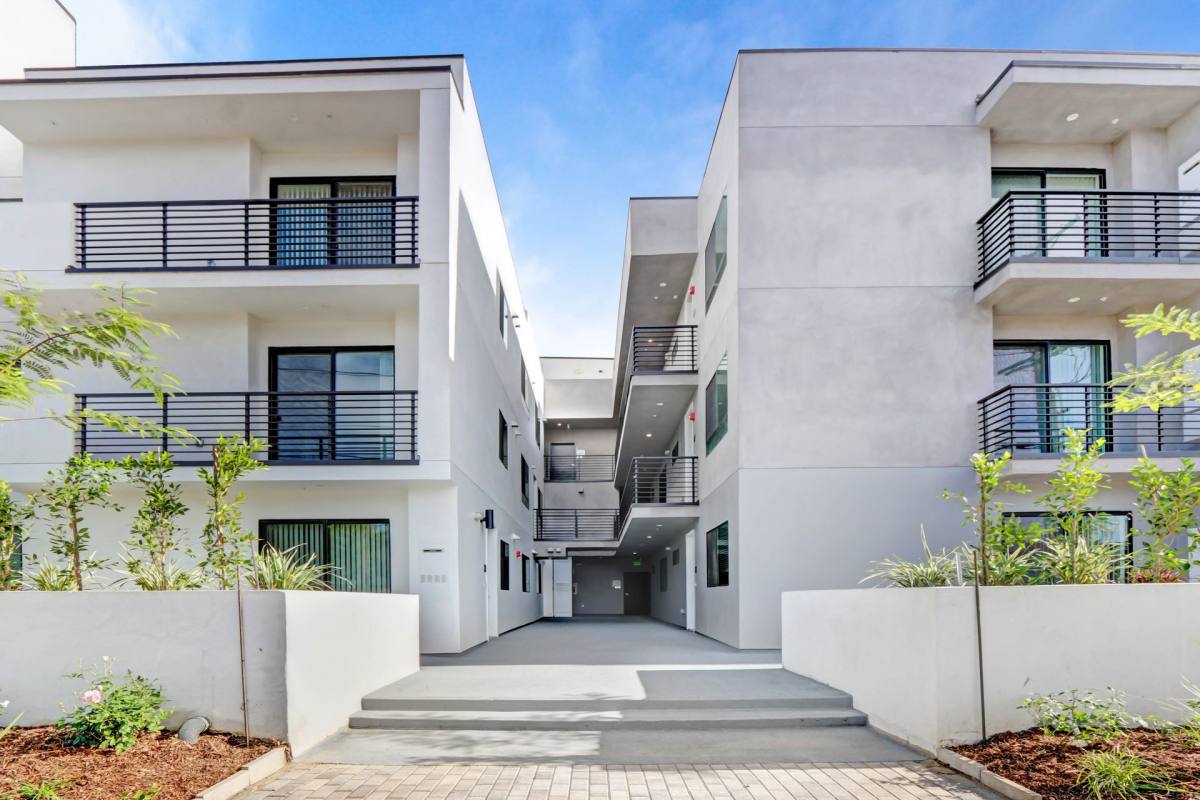 Apartment for rent at 13654 Bassett St, Van Nuys, CA 91405