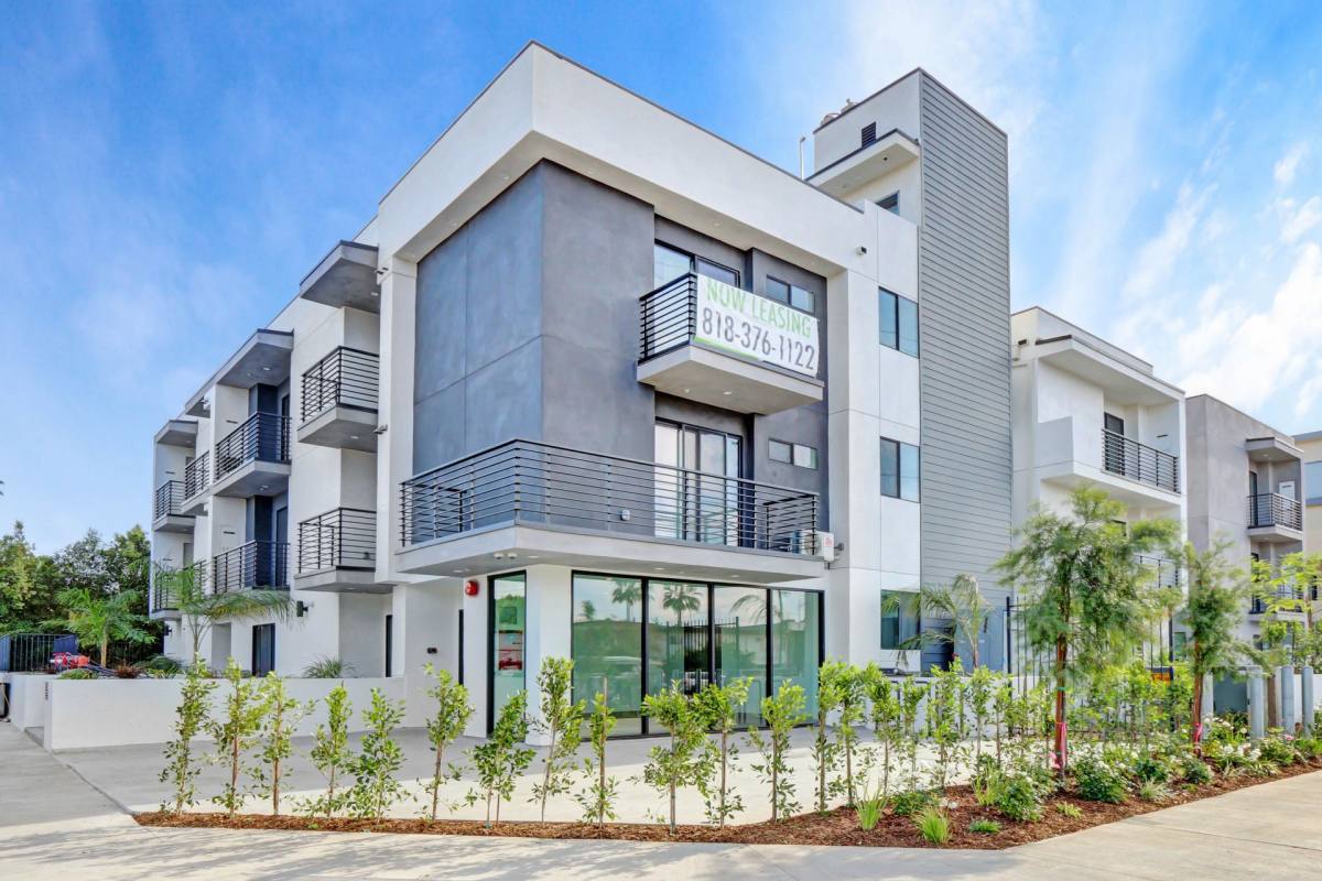 Apartment for rent at 13654 Bassett St, Van Nuys, CA 91405
