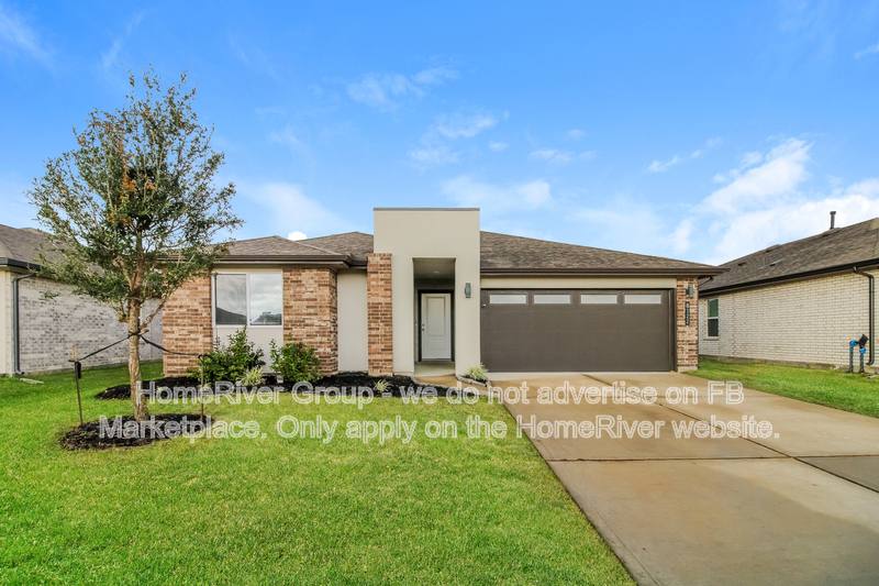 House for rent at 8122 Hush Heights Dr, Rosharon, TX 77583